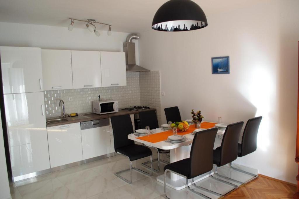 Yakov Free Public Parking And Balcony Apartamento Zadar Exterior foto
